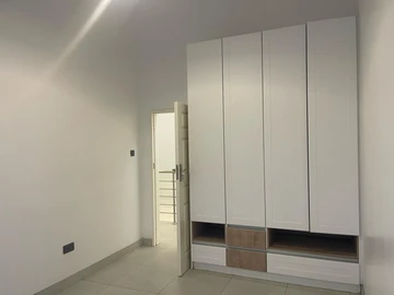 3 Bedroom Flat & Apartment