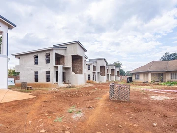 4 Bedroom Flat & Apartment