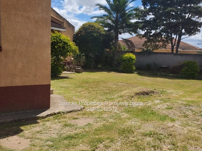 2-Bed Cottage Zimre Park from Rental 