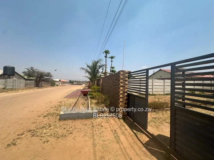 3 Bedroom house for sale in budiriro cabs-Deeds available