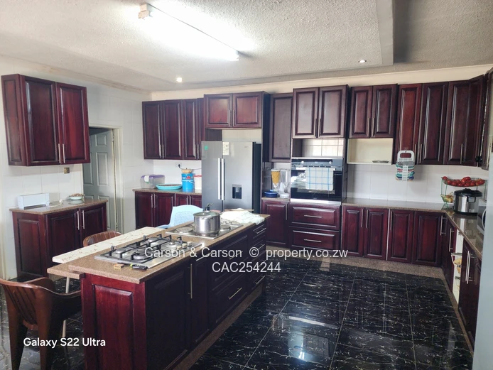 Belvedere  - 5 Bed, Spacious Lawn & Borehole