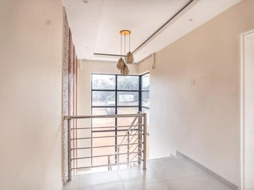 4 Bedroom Flat & Apartment