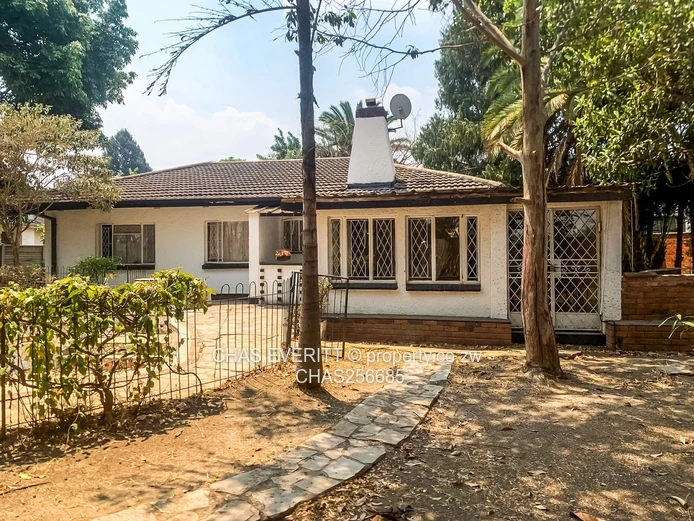 3 Bedroomed Neat Family Home In Sunridge