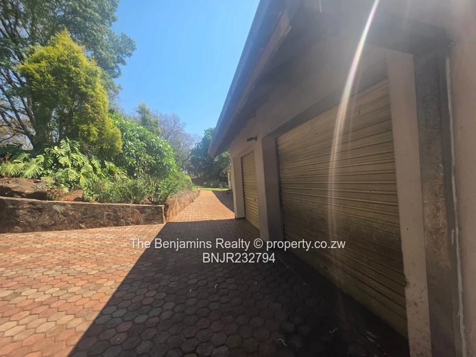 Fully Furnished Home In Greendale