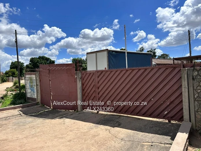 Well Kept and Spacious House in Zengeza! (Sole Mandate)