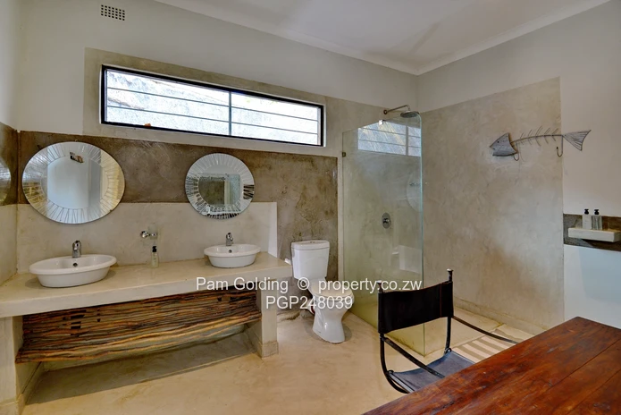 Boutique Hotel in Mica Point Kariba with Lake Views