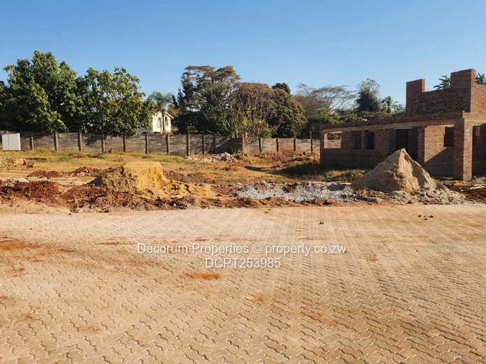 600m2 Cluster Stand in Quinnington, Harare North — Paved, Subdividable (Sole Mandate)