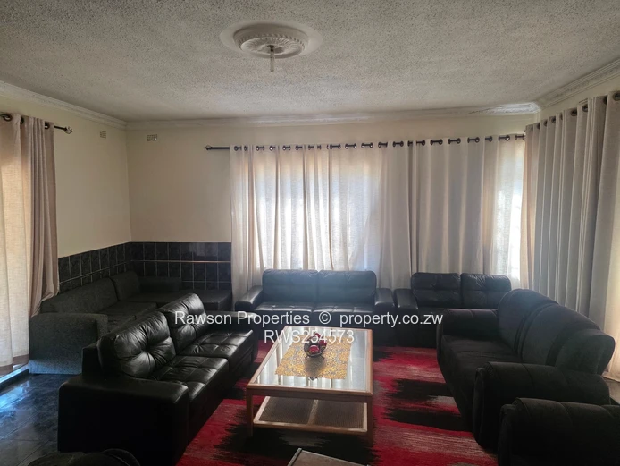 Glen Lorne: 5-Bed Family Home on 5965m² — Pool & Borehole (Sole Mandate)