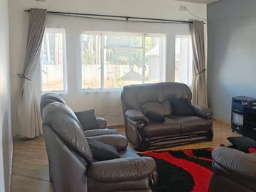 2 Bedroom Flat & Apartment