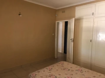 3 Bedroom Flat & Apartment