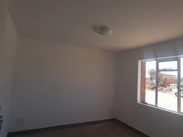 2 Bedroom Flat & Apartment