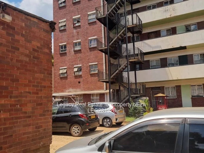 Spacious 1-Bedroom Flat To Let – Herbert Chitepo & 9Th Avenue