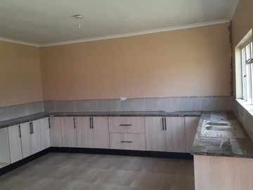 3 Bedroom Flat & Apartment