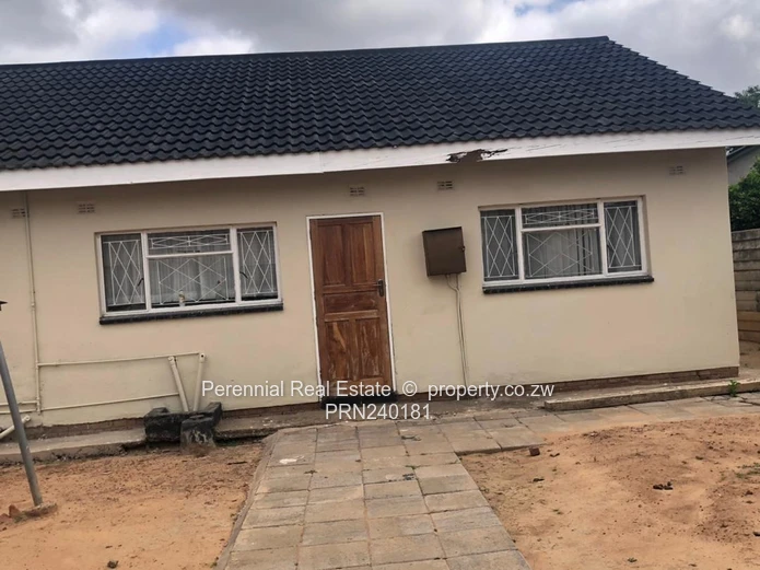  4-Bed House to Rent in Glen View 7