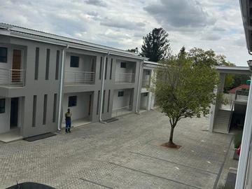 2 Bedroom Flat & Apartment