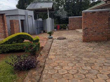 2 Bedroom Garden Flat