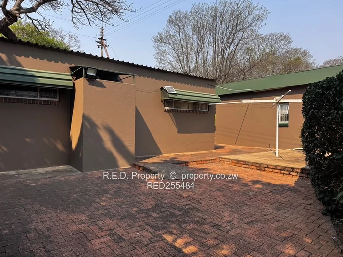 Well-Maintained Hillside Home!