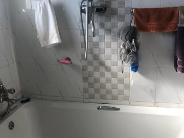 2 Bedroom Flat & Apartment