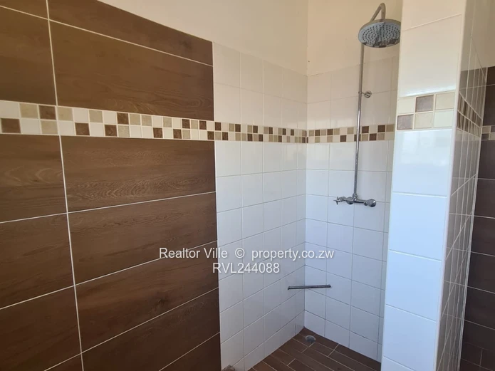 4 Bedroom House for Sale in QueensPark