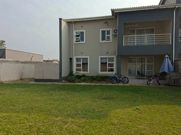 4 Bedroom Flat & Apartment