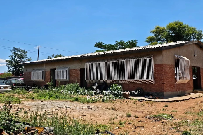 Versatile Commercial Stand In Kelvin West