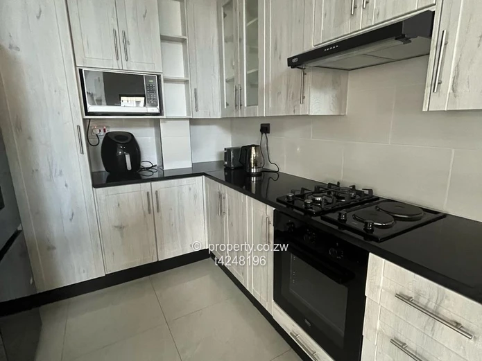 Pomona 3 bedroomed fully furnished Townhouse to rent