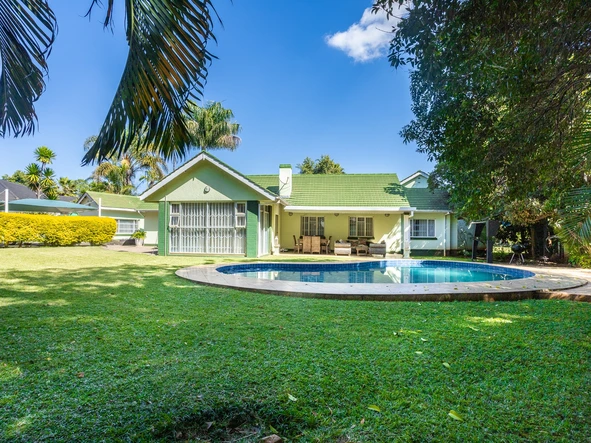 Stunning Alexander Park House with Extensive Features!