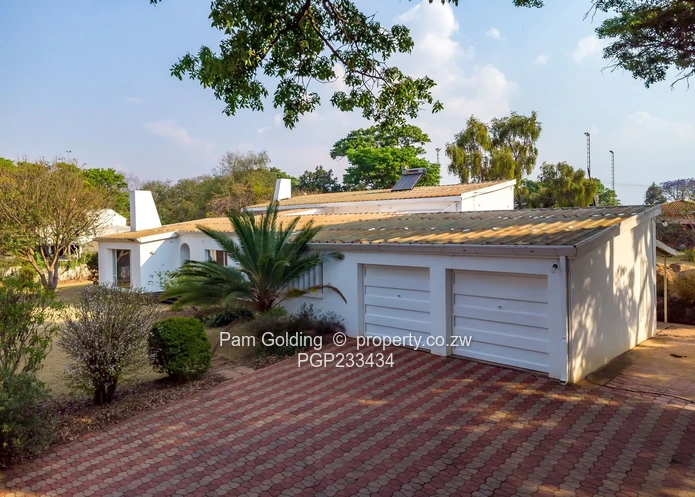 4 Bedroom House in a Quiet Complex (Sole Mandate)