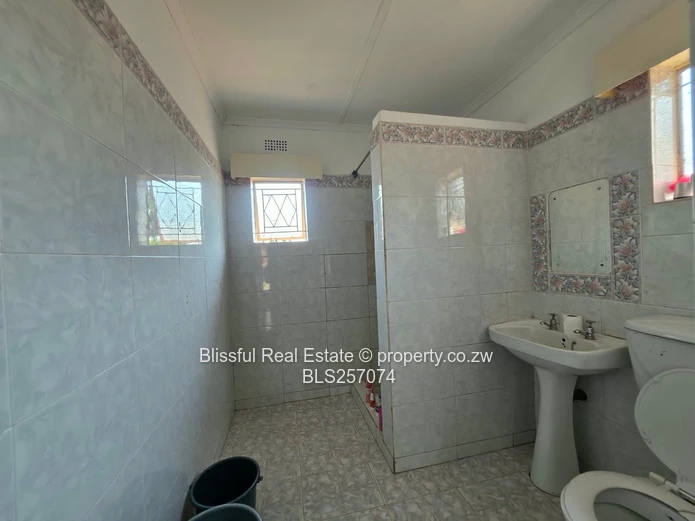 3-bedroom house for rent in Westgate