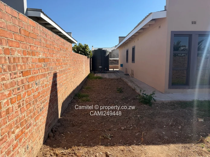 Arlington 4-Bed Townhouse Complex - Solar & 24hr Security