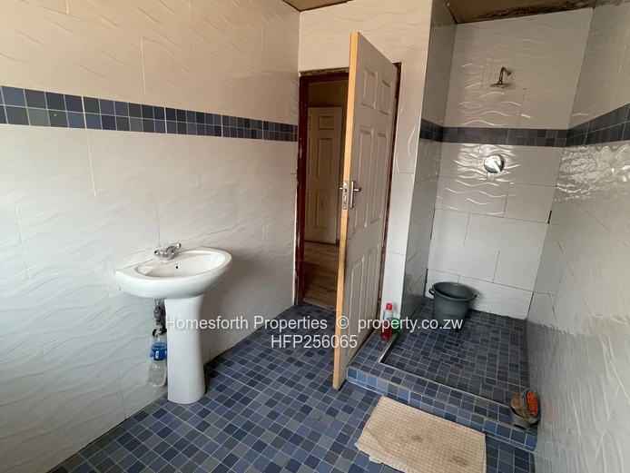 MODERN semi-finished 6-BEDROOM HOUSE FOR SALE | SHORTSTONE, WATERFALLS| 1 000sqm
