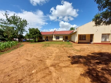 3 Bedroom Flat & Apartment