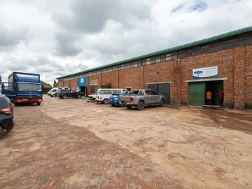 7 warehouses in Lochinvar