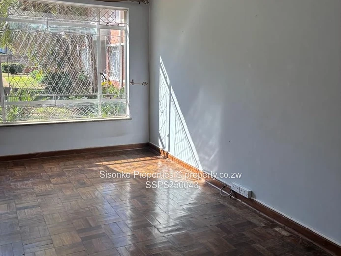 2 bed garden flat for rent-Palmer Court,Avondale 