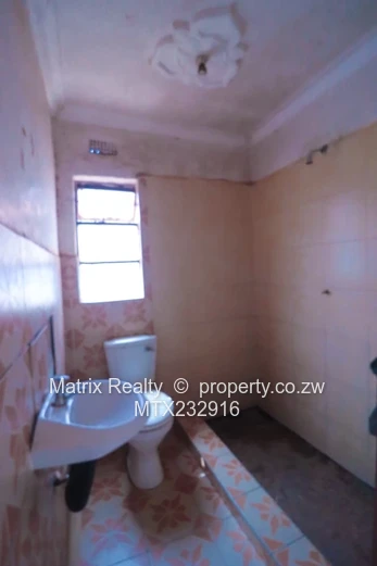 4 Bedroom House for Sale in Kuwadzana