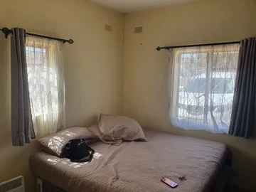 2 Bedroom Flat & Apartment