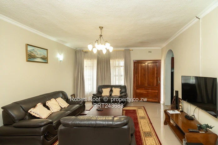 Stunning 3 bed fully furnished apartment!