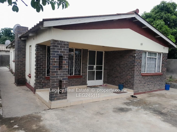 Well-Located Home Close To Aquatic Complex