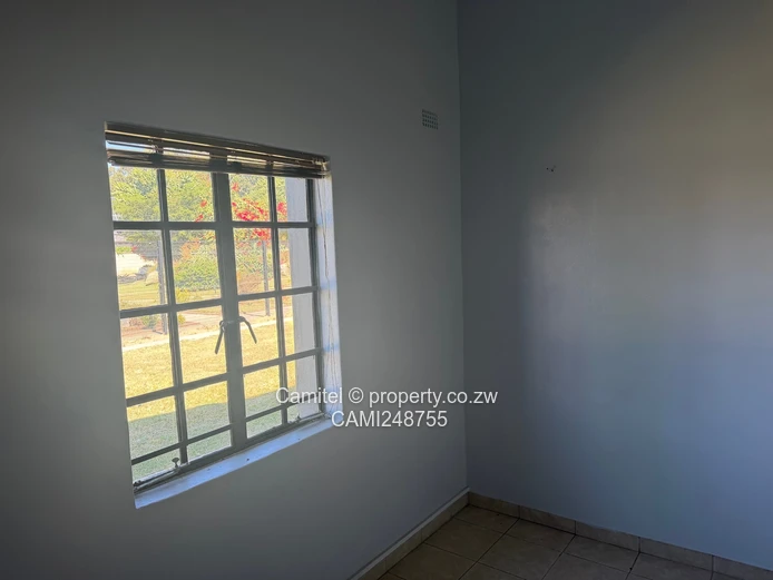 3cluster units on one property measuring 2200sqm with deed and borehole 