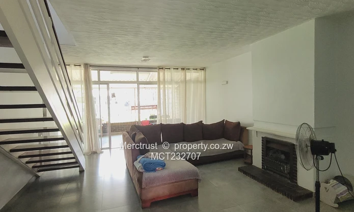 Immaculate duplex garden flat! (Sole Mandate)
