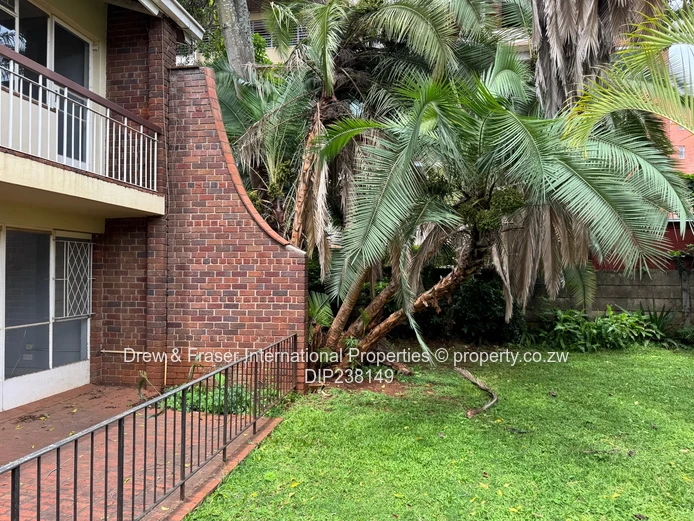 3 beds Duplex Flat available at Wansford Court for rent $1200