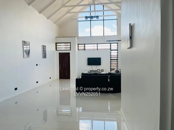6-Bed Luxury Westgate Apartment