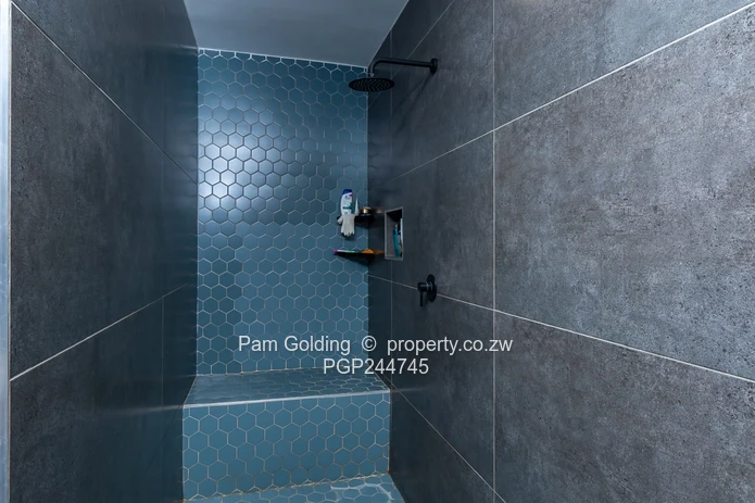 Move In Ready Compact Modern Family Home!!!! (Sole Mandate)