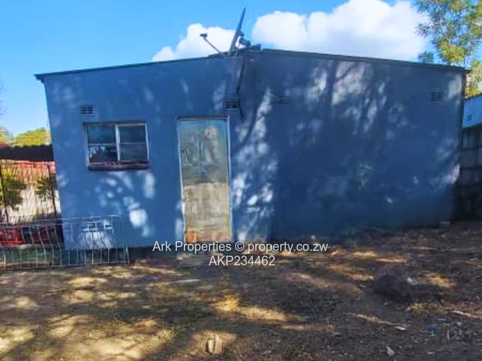 MABELREIGN - MEYRICK PARK (Close to Sherwood Golf Club)