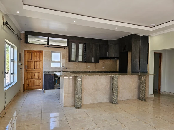 3 Bedroom Flat & Apartment