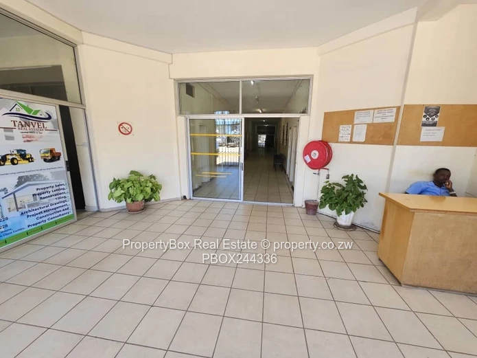 Eastlea 40sqm Office to rent for immediate occupation!