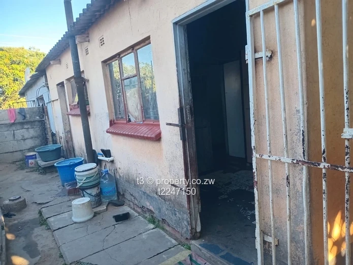 Mabvuku 5 Bed House