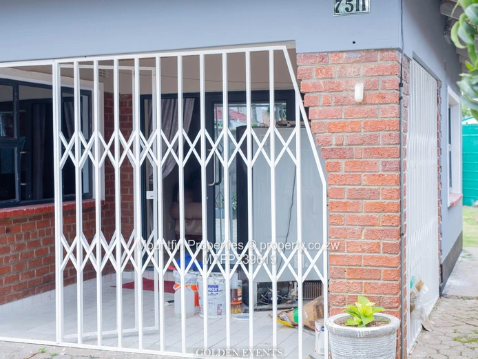 House For Sale In Zimre Park