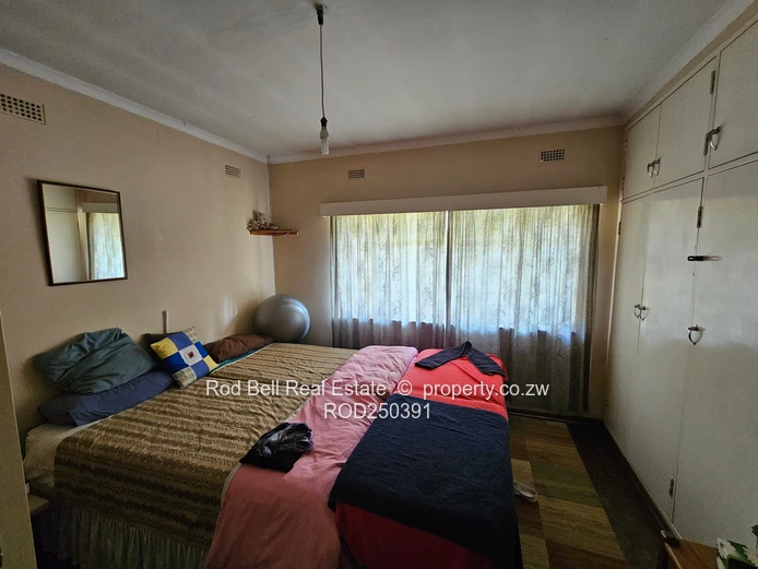 Neat 3-bedroom home and cottage in good location