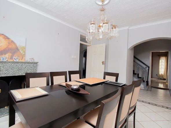 5 Bedroom House